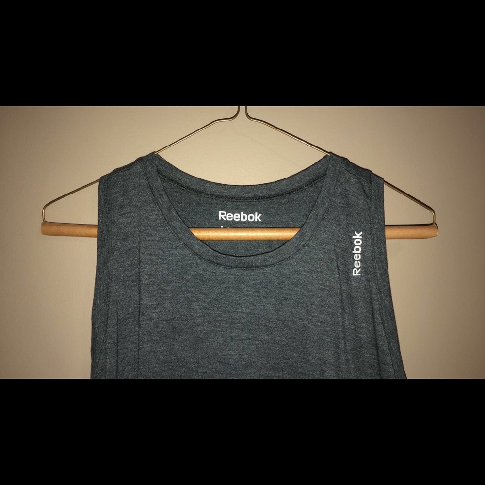 Rebook grey tank !
